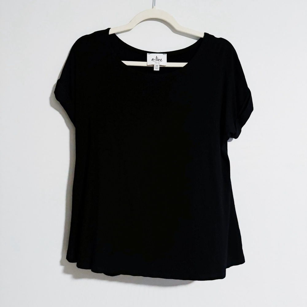 a-line Hawaii - Black Tee